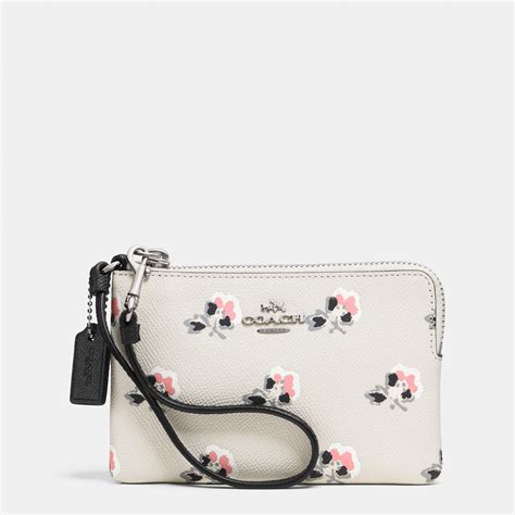 coach wristlet clearance.